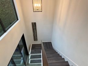 10 S Briar Hollow Lane 55, Houston TX 77027