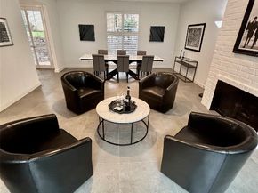 10 S Briar Hollow Lane 55, Houston TX 77027