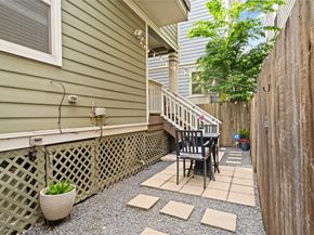 1244 Hobbs Reach Lane, Houston TX 77008