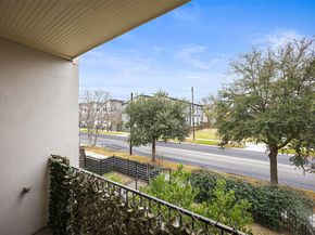 2320 Emancipation Avenue, Houston TX 77004