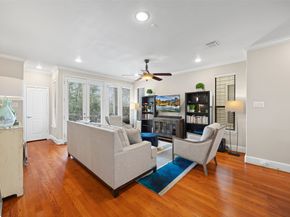 2320 Emancipation Avenue, Houston TX 77004