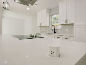 6015 Spellman Road, Houston TX 77096