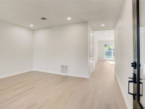 6015 Spellman Road, Houston TX 77096