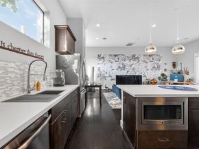 606 Pacific Street, Houston TX 77006