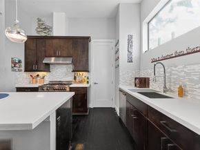 606 Pacific Street, Houston TX 77006