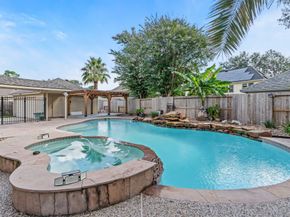 7414 Starbridge Drive, Houston TX 77095