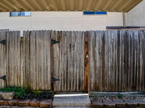 5001 Lamonte Lane 14, Houston TX 77092