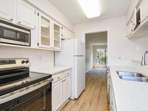 5001 Lamonte Lane 14, Houston TX 77092