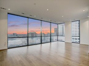 1211 Caroline Street 2002, Houston TX 77002