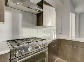 1211 Caroline Street 2002, Houston TX 77002