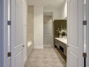 1211 Caroline Street 2002, Houston TX 77002