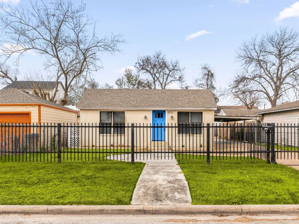 5311 Gano Street, Houston TX 77009