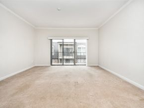 2400 N Braeswood Boulevard 324, Houston TX 77030