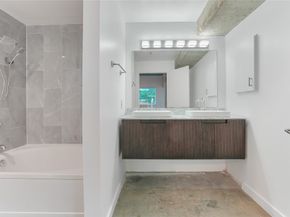 2000 Bagby Street 2401, Houston TX 77002