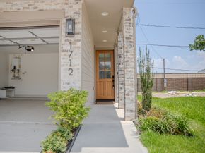 1720 Sedola Lane, Houston TX 77055