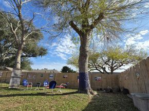 17706 Heritage Creek Drive, Webster TX 77598