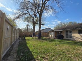 17706 Heritage Creek Drive, Webster TX 77598