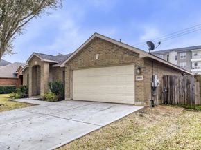 16919 Canyon Springs Lane, Friendswood TX 77546