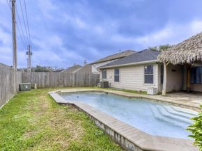 16919 Canyon Springs Lane, Friendswood TX 77546