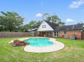 814 El Toro Lane, Houston TX 77062