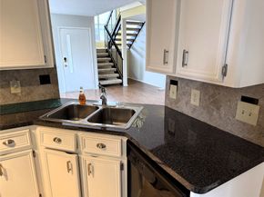 62 Evanston Street 2/5, Houston TX 77015