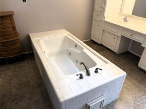 62 Evanston Street 2/5, Houston TX 77015