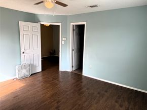 62 Evanston Street 2/5, Houston TX 77015