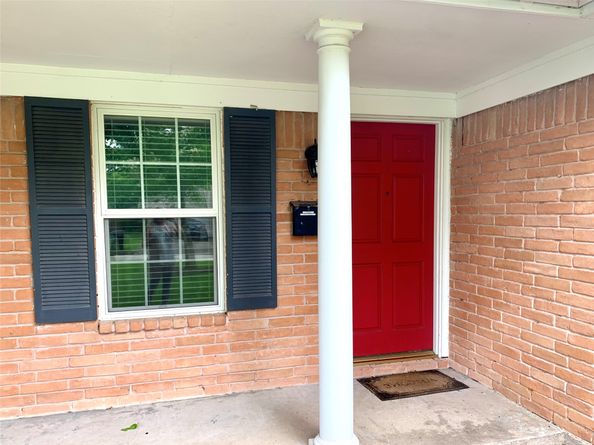 9634 Fairdale Lane, Houston TX 77063