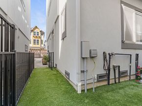 1144 W 17th Street, Houston TX 77008
