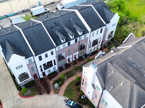 2029 Fannin N, Houston TX 77045