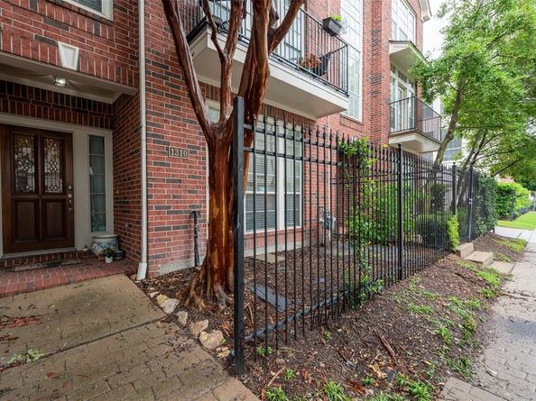 1310 W Webster Street, Houston TX 77019