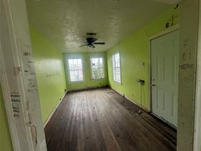 5745 Newport Street, Houston TX 77023