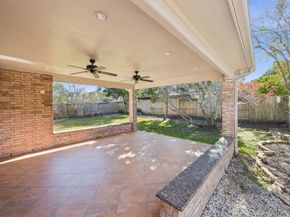 3002 Autumn Cove Court, Friendswood TX 77546