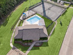 8915 Lakeside Forest Drive, Houston TX 77088