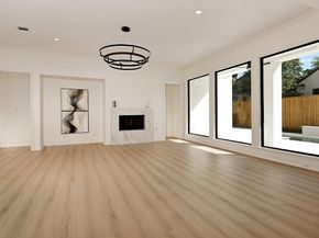 10 Libretto Court, The Woodlands TX 77382