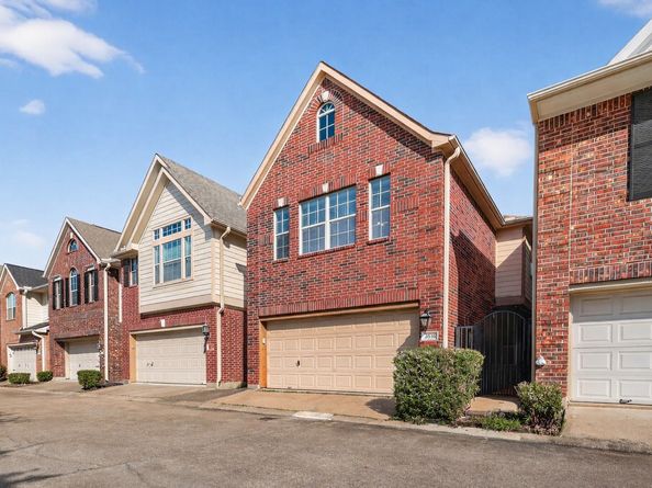 2636 Couch Street, Houston TX 77008