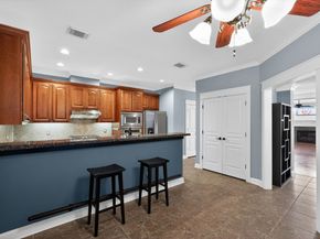 2636 Couch Street, Houston TX 77008