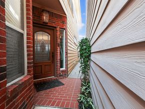 2636 Couch Street, Houston TX 77008