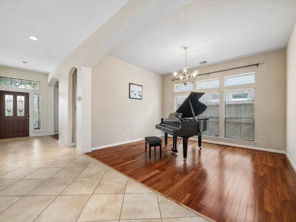 911 Vaulted Oak Street, Houston TX 77008