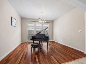 911 Vaulted Oak Street, Houston TX 77008