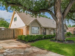 7914 Roos Road, Houston TX 77036