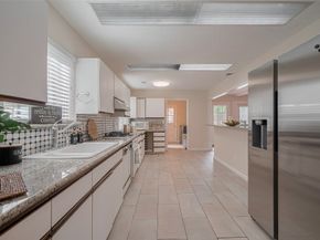 7914 Roos Road, Houston TX 77036