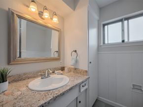 7914 Roos Road, Houston TX 77036
