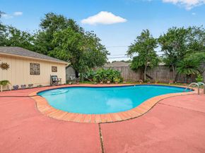 7914 Roos Road, Houston TX 77036