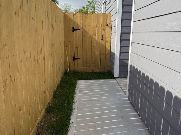 7606 Avenue J, Houston TX 77012