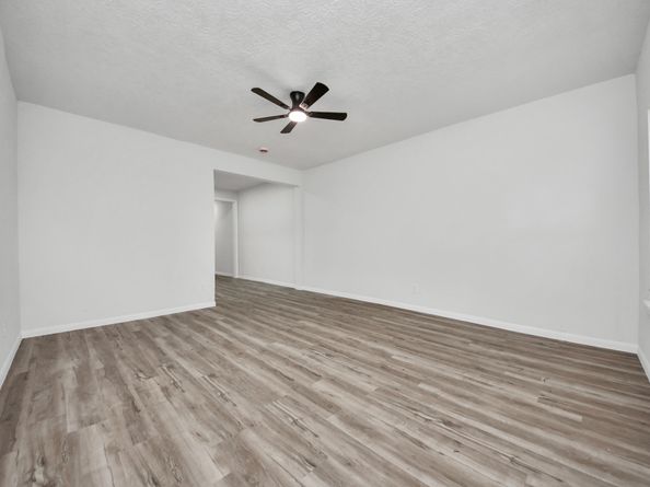 7021 Canal Street, Houston TX 77011