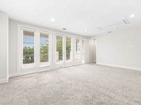 5621 Cohn Meadows Lane, Houston TX 77007