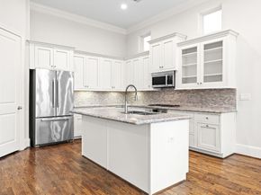 5621 Cohn Meadows Lane, Houston TX 77007