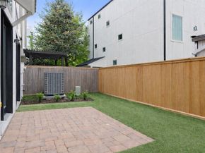 5621 Cohn Meadows Lane, Houston TX 77007