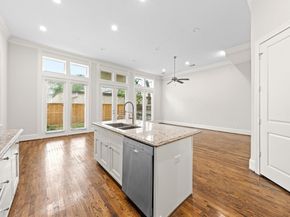 5621 Cohn Meadows Lane, Houston TX 77007